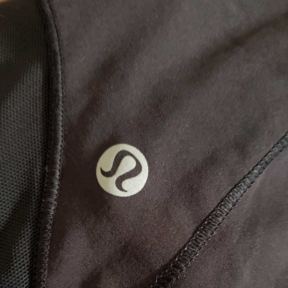 Lululemon Hotty Hot Shorts - Picture 10 of 11